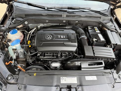 Used 2014 Volkswagen Jetta SE FWD image 37