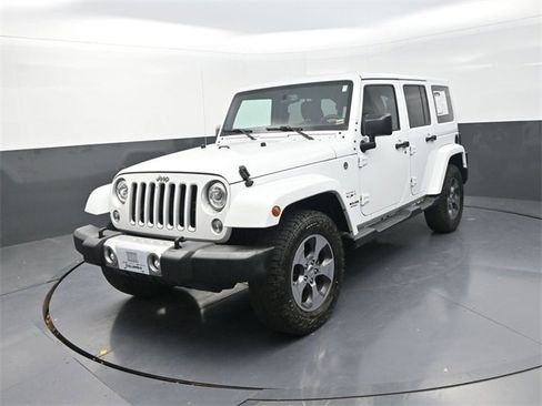 Used 2017 Jeep Wrangler Unlimited Sahara w/ Connectivity Group image 3