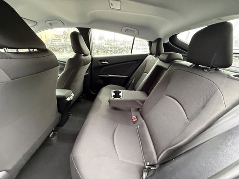 Used 2019 Toyota Prius L Eco w/ Carpet Mat Package image 17