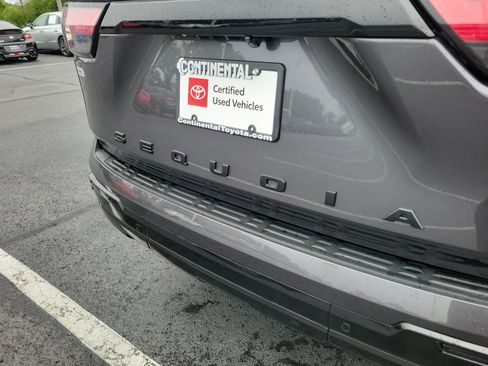 Certified 2024 Toyota Sequoia Platinum AWD/4WD image 8