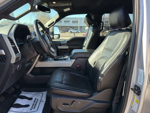 Used 2017 Ford F150 Lariat w/ Equipment Group 502A Luxury image 11