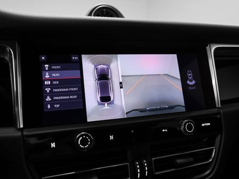 Certified 2026 Porsche Macan AWD/4WD image 37