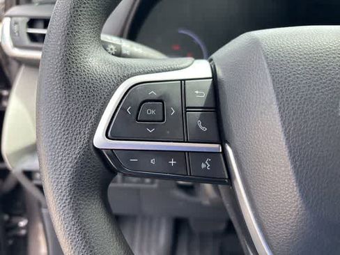 Used 2021 Toyota Sienna LE FWD image 11