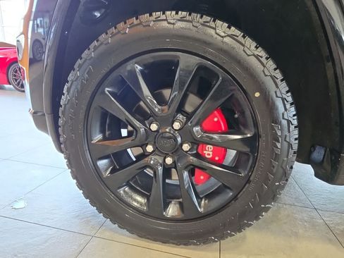 Used 2019 Jeep Grand Cherokee Altitude AWD/4WD image 17