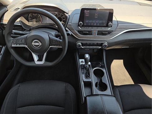 Used 2023 Nissan Altima 2.5 SV image 10
