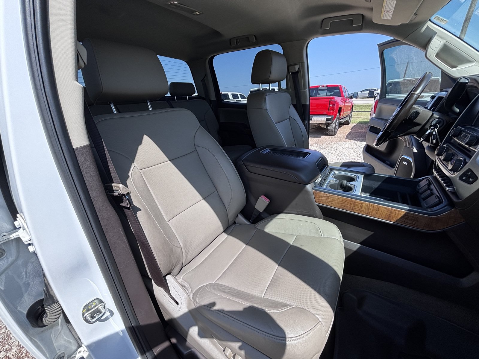 Used 2018 GMC Sierra 2500 SLT w/ Duramax Plus Package AWD/4WD image 17