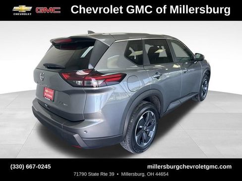 Used 2024 Nissan Rogue SV AWD/4WD image 4