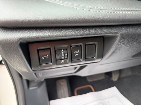 Used 2025 Subaru Outback Touring AWD/4WD image 9