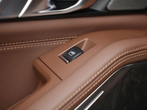 New 2026 BMW X5 xDrive50e w/ Executive Package image 25