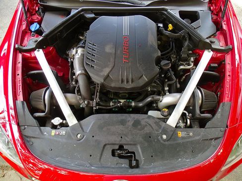 Used 2018 Kia Stinger GT2 AWD/4WD image 19