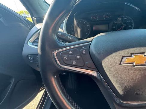 Used 2020 Chevrolet Malibu LT w/ Leather Package FWD image 18