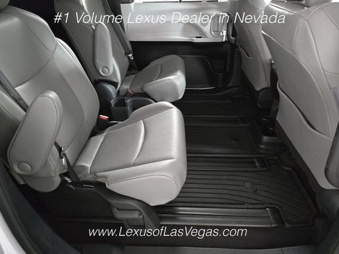 Used 2026 Toyota Sienna XLE FWD image 20