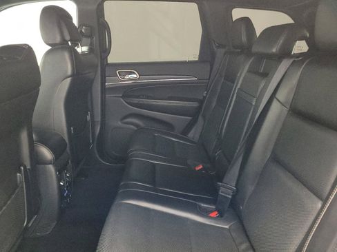 Used 2017 Jeep Grand Cherokee Limited w/ Luxury Group II image 18