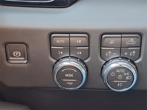 New 2026 GMC Sierra 2500 Denali Ultimate image 17