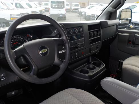 Used 2016 Chevrolet Express 2500 RWD image 20