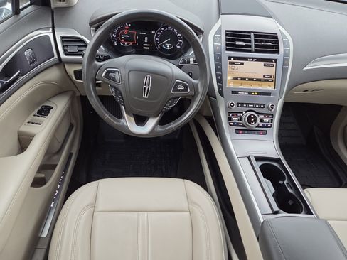 Used 2019 Lincoln MKZ Premiere image 12