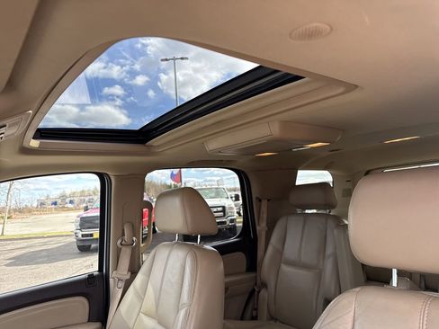 Used 2007 GMC Yukon Denali AWD/4WD image 10