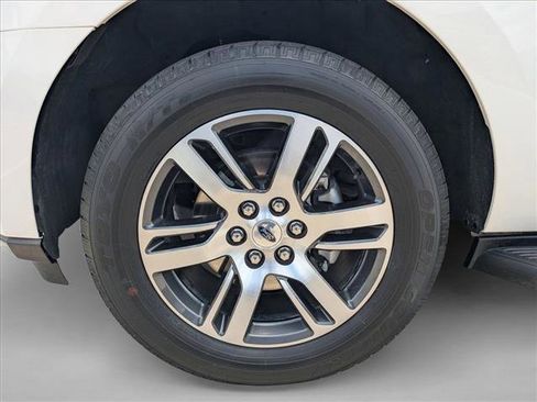 Used 2024 Ford Expedition XLT RWD image 25