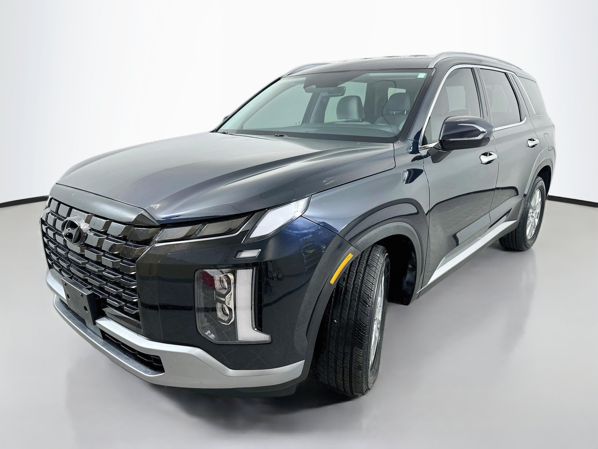 Used 2023 Hyundai Palisade SEL FWD image 3