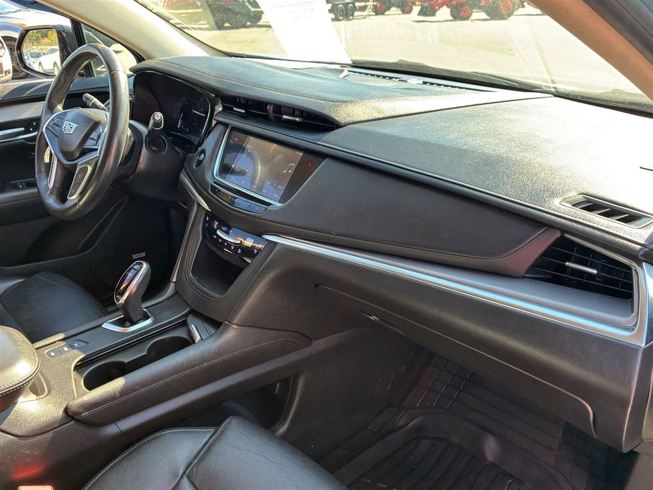 Used 2018 Cadillac XT5 Premium Luxury AWD/4WD image 32