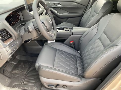 New 2026 Nissan Rogue Platinum image 11