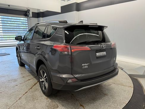 Used 2017 Toyota RAV4 XLE AWD/4WD image 8