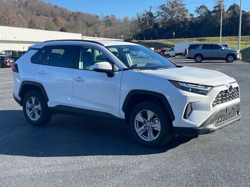 Used 2025 Toyota RAV4 XLE image 5