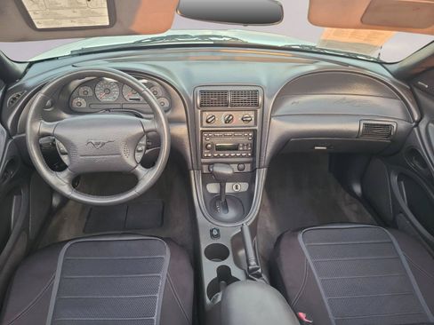 Used 2002 Ford Mustang Convertible RWD image 16