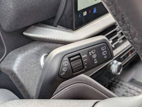 Certified 2025 Ford Explorer Platinum RWD image 27