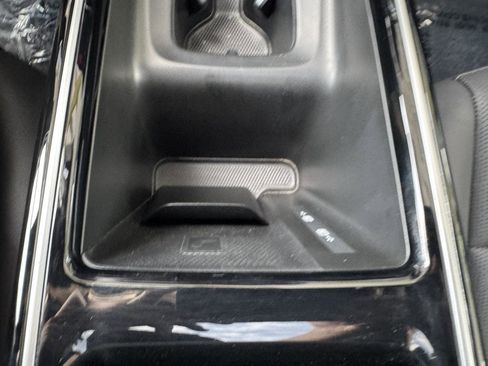 Used 2024 Volkswagen ID.4 S image 22