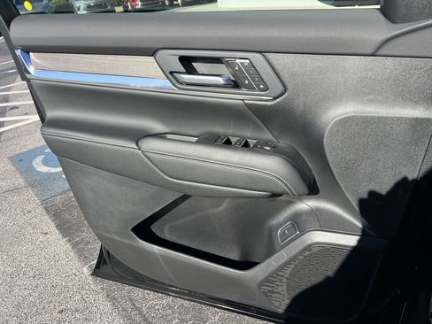 New 2026 GMC Terrain Denali w/ LPO, Black Badging Package image 13