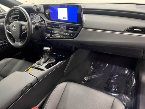 Certified 2024 Lexus ES 350 w/ Premium Package image 12