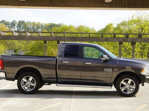 Used 2017 RAM 1500 Big Horn AWD/4WD image 4