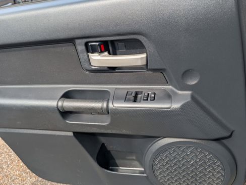 Used 2013 Toyota FJ Cruiser 2WD image 28