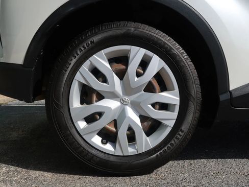 Used 2021 Toyota C-HR LE image 50