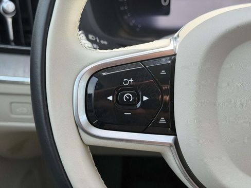 Used 2023 Volvo XC60 B5 Plus w/ Climate Package AWD/4WD image 9