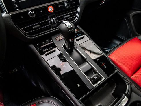 New 2026 Porsche Macan AWD/4WD image 19