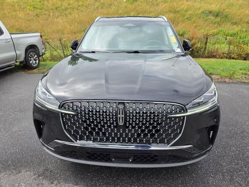 Used 2025 Lincoln Aviator Reserve w/ Equipment Group 201A AWD/4WD image 2