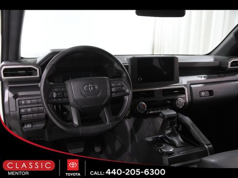 Certified 2025 Toyota Tacoma SR AWD/4WD image 6
