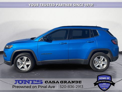 Used 2022 Jeep Compass Latitude FWD image 3