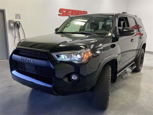 Used 2024 Toyota 4Runner SR5 Premium image 7
