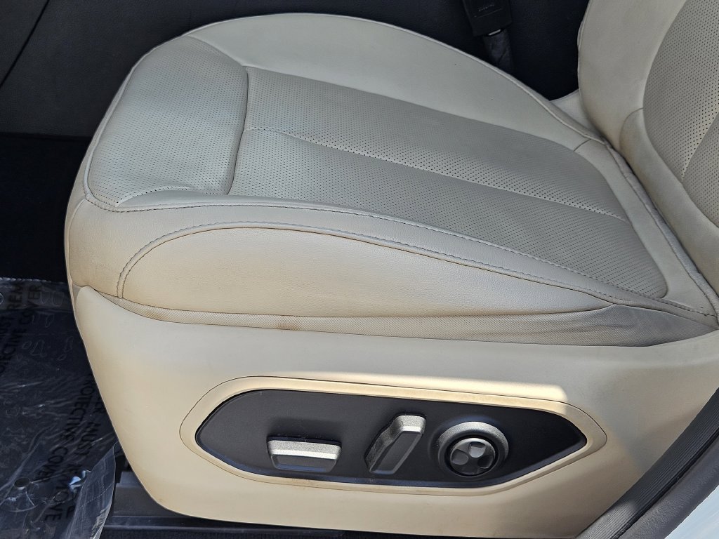 Used 2023 Jeep Grand Cherokee L Limited w/ Luxury Tech Group II RWD image 24
