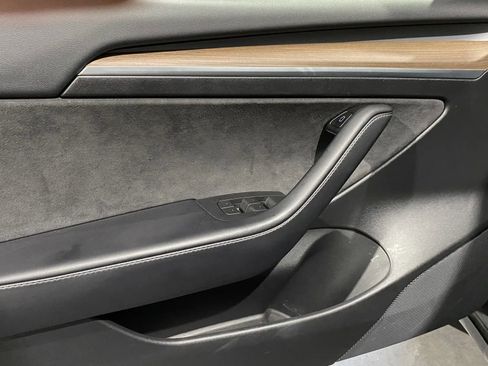 Used 2021 Tesla Model 3 Performance image 11