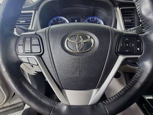 Used 2015 Toyota Highlander Limited Platinum AWD/4WD image 12