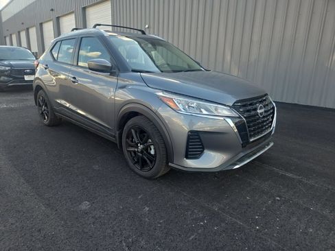 Used 2024 Nissan Kicks SV w/ Interior Electronics Package FWD image 2