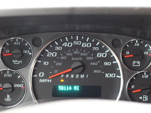 Used 2019 Chevrolet Express 2500 RWD image 15