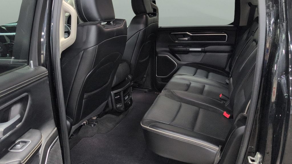 Used 2022 RAM 1500 Laramie AWD/4WD image 18