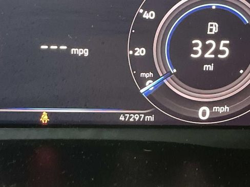 Used 2023 Volkswagen Atlas SE image 37