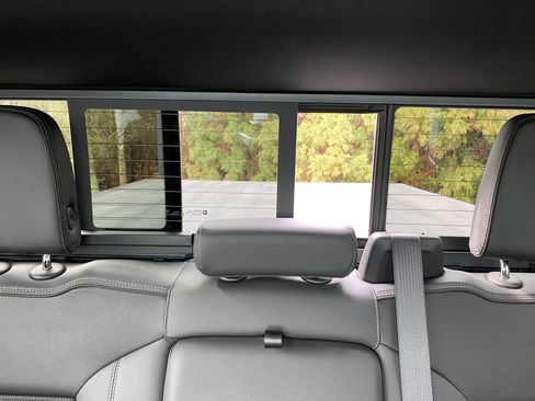 Used 2022 Chevrolet Silverado 1500 High Country w/ High Country Premium Package image 37