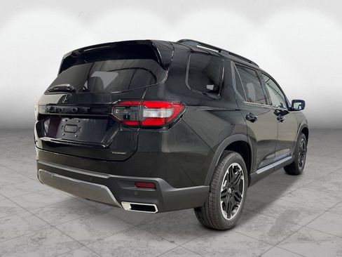 New 2026 Honda Pilot Touring image 7